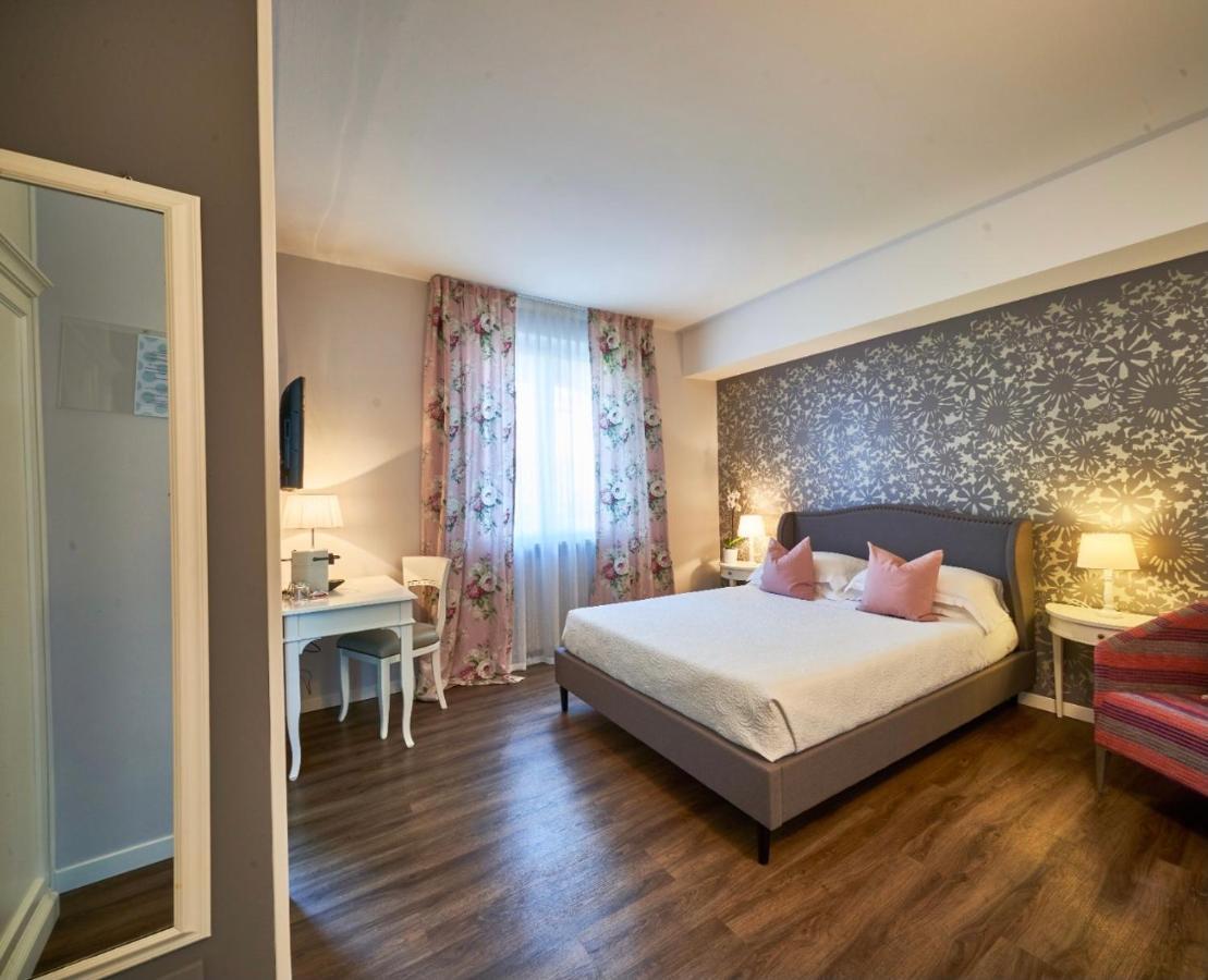 Hotel Clodia - Adults Only Sirmione Esterno foto